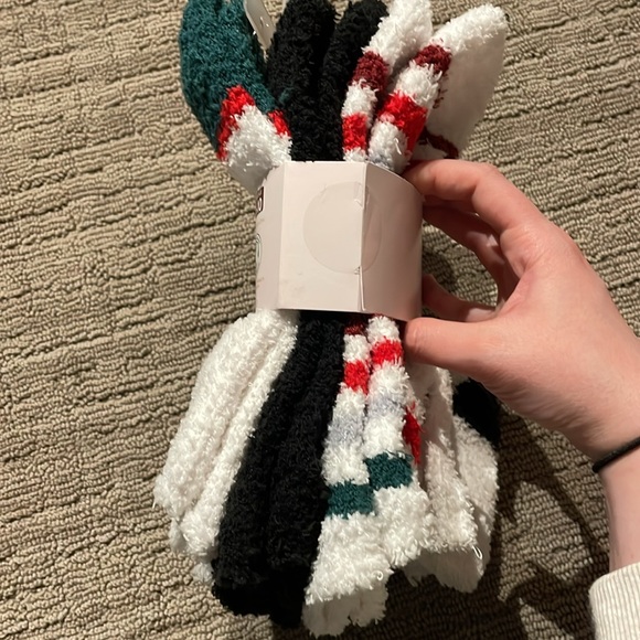 Joyspun cozy socks set of 6 NWT - Picture 4 of 4